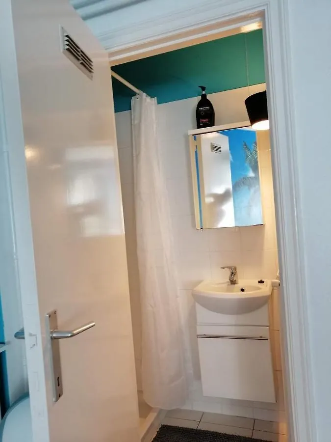 Studio 2/4P Avec Salle De Bain Prive Οστένδη Δωμάτια σε οικογενειακή κατοικία